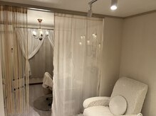 モナリザネイル(Monna Lisa nail)の雰囲気（周りを気にせずプライベートな空間です◎）