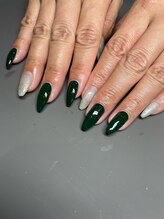 ホームサロンアトリエ エムナイン(Home Salon Atelier M9)/濃いグリーンの大人ワンカラー