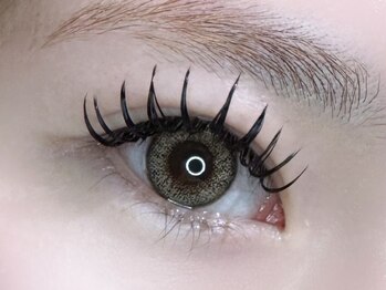 ヌイ バイ ビジュウ(nui by BIJOU)の写真/「束感×抜け感で、オルチャンeyeに。まつげの1本1本までこだわった、韓国風まなざしデザイン◎」