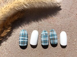 秋のチェックネイル