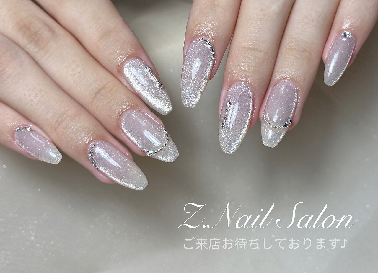 2026年冬トレンド】ホワイト ワンカラー ハンドのネイルデザイン集