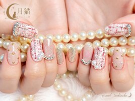 大人可愛いピンクツイードネイル