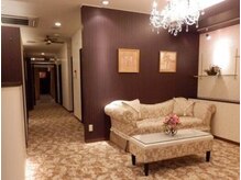 ビフォーサロン 金山店(美4サロン)の雰囲気（駅近の便利な立地・綺麗な内装◎平日夜21時まで営業/金山）