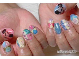 テーマパークネイル