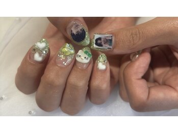 推し盛りだくさんネイル