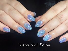 夏人気の水光ネイル