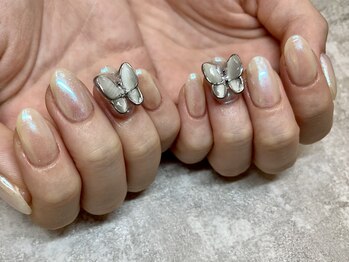 蝶々ネイル