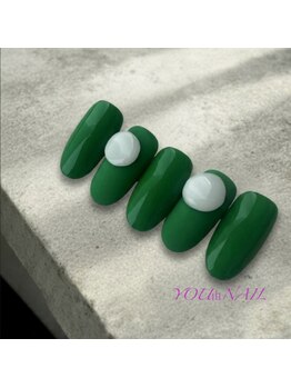 個性派グリーン韓国風ネイル