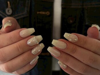アイネイルズ 三宮店(I nails)/アイボリーキラキラネイル￥8520