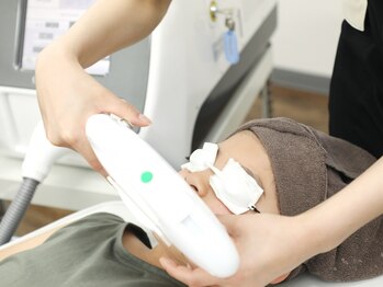 フォーティチュード(FORTITUDE)の写真/≪親子でのご来店大歓迎≫お子様専用モード搭載の脱毛器で、成長過程の敏感なお肌に、痛みを抑えた脱毛です