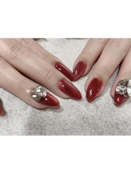 ネイル・アイメニューの同時施術が可能