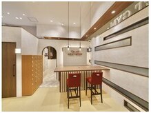 パーソナルピラティス　SWITCHBODY　福山駅前店【12/1 New Open(予定)】の雰囲気（ピラティス前後はフロントでお過ごし頂けます！）