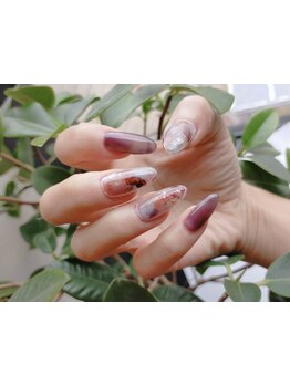 手描きアートが得意なサロン