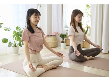 イトハヨガサロン(ITOHA YOGA SALON)の写真/京都・西院。忙しない日々を抜け出し、私に戻る個室空間。「ほどく、巡らす、整える」大人の隠れ家サロン