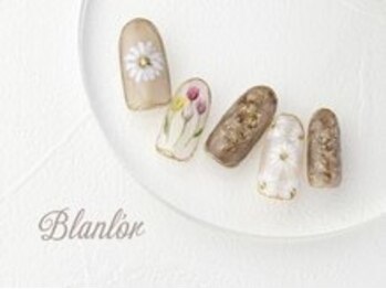ブランロール 中目黒店(Blanl'or)/手書きフラワーニュアンスネイル