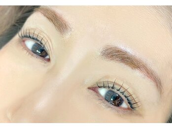 アイラッシュサロン グレイス高輪の写真/ナチュラルで華やかな束感まつげを実現!独自の技術で仕上がり・モチの良さ◎【ワンホン風マスカラパーマ】