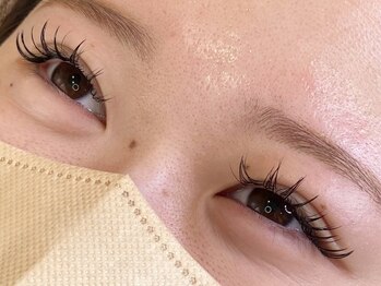 エムアンド(m&)の写真/【大人女性に絶大な人気♪】豊富なメニューで大満足頂ける技術・時間をお届け！自まつげを大切にする施術◎
