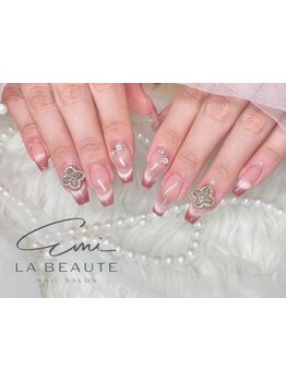 シンプル系（オフィス・日常）が得意