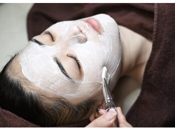 ビオルブ(VIOLVE)/クレイパックで鎮静・赤みケア