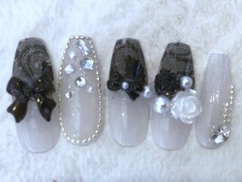 黒レース薔薇と艶リボンネイル