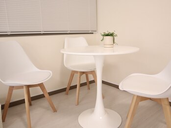 かいふくラボ 中野店/清潔感溢れる店内で整体/中野