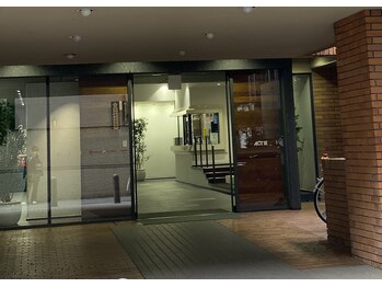 ブラグ(BRAG)/「入口奥のエレベーターで10F」