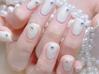 クイーンズネイルサロン(Queen's nail salon)/ワンカラーストーンつけ放題