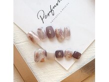 毎月定額制デザインの新作をご用意。600色以上の中からチョイス