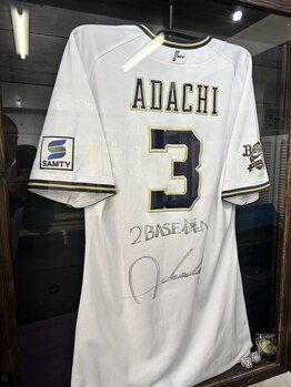 ツーベース(2BASE)/契約アスリートのサインユニ