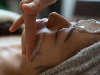 ラクシュミー ナチュラル(Laksmy NATURAL)の写真/【一生に一度!】実績多数サロンで最高の透明肌に◎プラズマフェイシャルでお肌悩みを根本から改善◎
