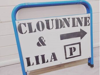 ライラ(Lila)/《駐車場案内看板》