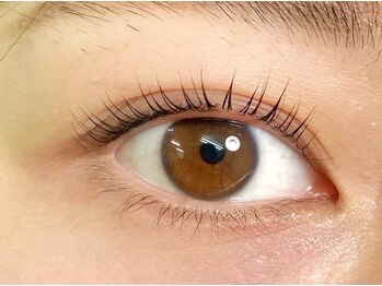 ヨーク(YOKE)の写真/最高級エクステ使用☆ダメージレス＆満足のボリューム感なのに軽く、付け心地抜群！密着度が高くモチも◎