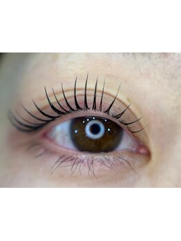 ナチュラル上品な目元にしたい