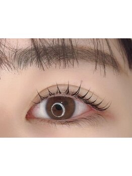 ナチュラル上品な目元にしたい