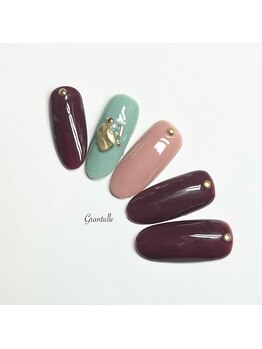 グランチュール(Grantulle)/ゴールドシェルネイル