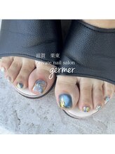 ジェルメ(germer)/ブルーでニュアンスフットネイル