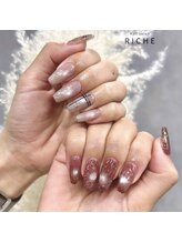 リッシュ(RICHE)/チェック×マグネットの秋ネイル