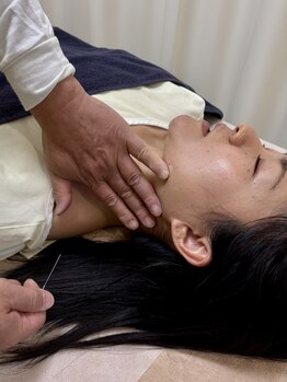 番町もくの木鍼灸院/鍼　頸部施術