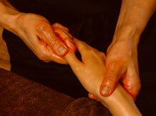 オリーブ(olive)/手と腕のオイルマッサージ