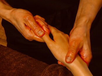 オリーブ(olive)/手と腕のオイルマッサージ