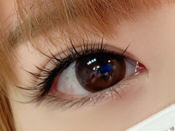 リロ(Lilo)の写真/自まつげに馴染むナチュラルな仕上がりが大人気♪貴女の《なりたいお目元》を叶えます◎