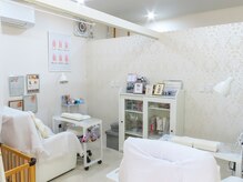 ラフィング(Laughing)の雰囲気（白貴重な清潔な店内です）