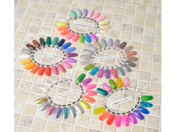 ヤムヤム(YUM YUM)/カラーは200色以上！