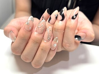 ルアナネイルナゴヤ(LUANA nail nagoya)の写真/【パラジェル取扱サロン】歴10年/施術実績1万人超の凄腕Nailist◇納得の仕上り×モチの良さで驚異のリピ率