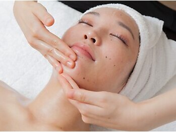 凛の写真/【筋肉・肌・骨・リンパ】に同時アプローチで別人級の小顔美人に★浮き輪肉、脚の引き締めにも◎
