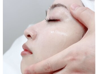 洗顔サロン 池袋(SENGAN)の写真/深部から温めほぐす「ハイパーナイフ」と熟練のハンド技術を組み合わせた特別小顔メニュー【都度払い】
