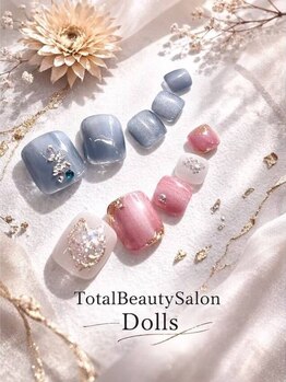 トータルビューティーサロン ドールズ(total beauty salon Dolls)の写真/秋の足元はマグネットで輝きを！定額で叶うキラキラフットとニュアンスネイルで魅惑の爪先に♪