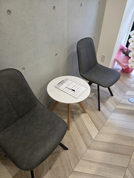 ムラサキ鍼灸治療院(MURASAKI鍼灸治療院)/来院時まずはカルテに記入