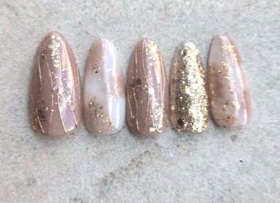 2025年-2026年冬トレンド】ピンク大理石のネイルデザイン集｜人気順