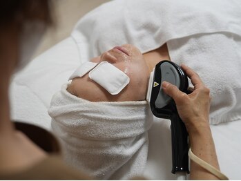 アロマ(AROMA)の写真/【美肌ケア×顔脱毛が同時に叶う】施術後のケアも◎他サロンのスピード施術との違いを是非ご体験下さい♪